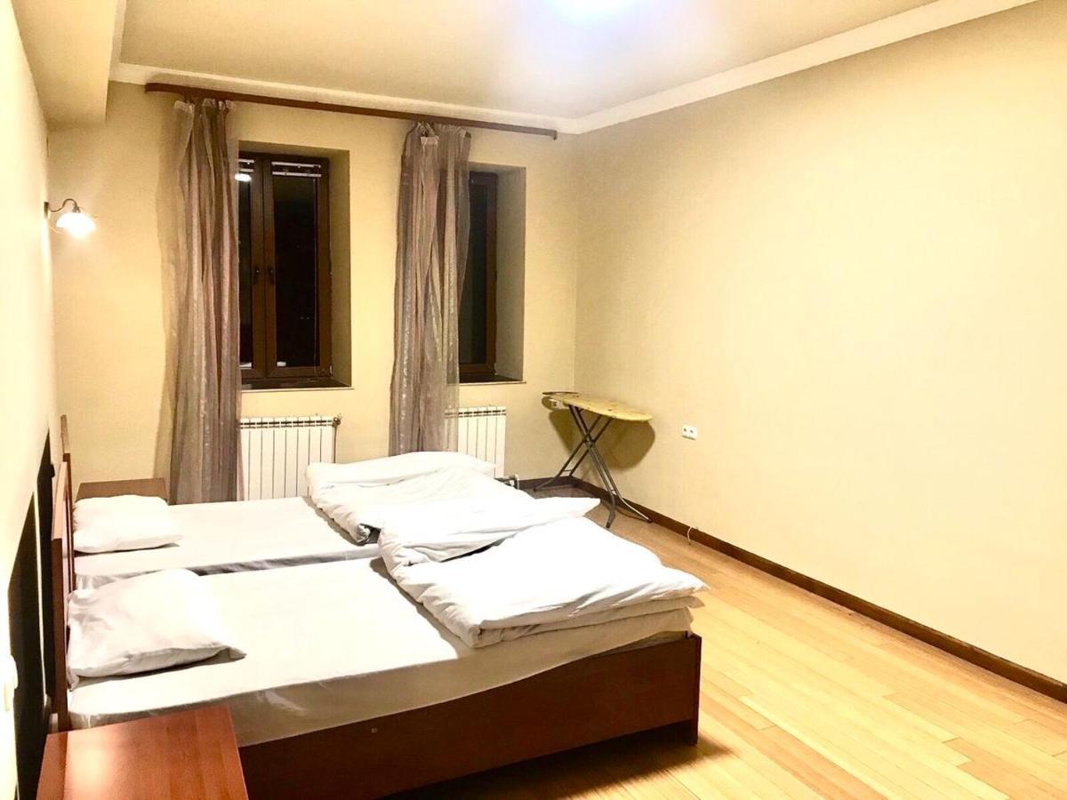 Mount Hood Apartments Ереван Екстериор снимка